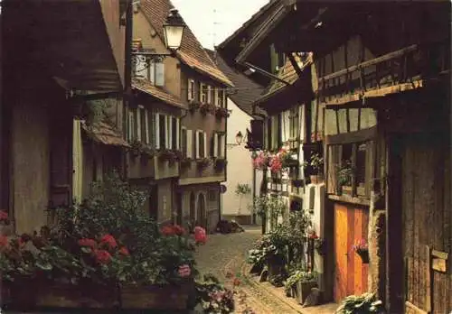 AK / Ansichtskarte  Eguisheim_Egisheim_68_Haut_Rhin Enge Gasse mit alten Elsaesserhaeusern