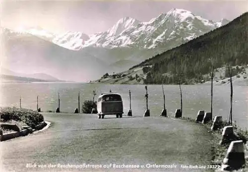 AK / Ansichtskarte 73996657 Reschenpass_Passo_di_Resia_Reschen_See_Suedtirol_IT mit Reschensee und Ortlermassiv