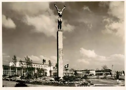 AK / Ansichtskarte  Landesausstellung_Zuerich_1939 Hotel Figur Bildhauer Haller 