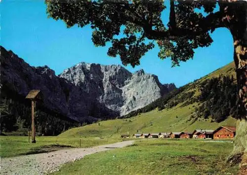 AK / Ansichtskarte  Karwendelhaus_1765m_Tirol Alpenmotiv Gr Ahornboden Engalmen mit Grubenkar