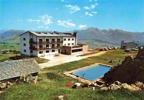 AK / Ansichtskarte  Seiseralm__Seiseralpe_Alpe_di_Siusi_Trentino_IT Berghotel Goldknopf Pool