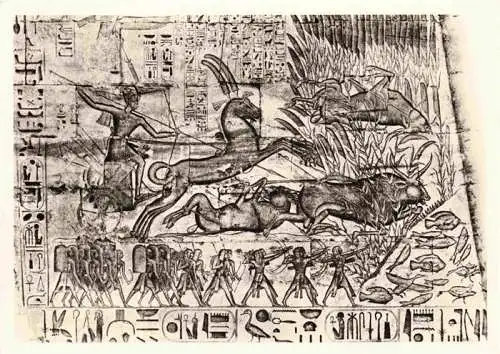 AK / Ansichtskarte  Thebes__Theben_Egypt Medinet Habu Temple Ramses III hunting the Wild Bull