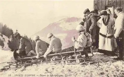 AK / Ansichtskarte  Bob_Bobsport_Bobsleigh_Traineaux_Schlitten Sports D´Hiver 