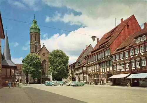 AK / Ansichtskarte  Einbeck_Niedersachsen Marktplatz Fachwerkhaeuser Kirche