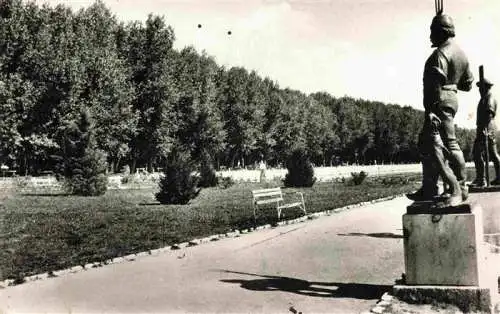 AK / Ansichtskarte  Balatonfuered_HU Partreszlet Promenade Skulpturen