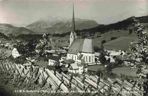 AK / Ansichtskarte  Alm_Saalfelden_am_Steinernen_Meer_AT mit Kirche und Leogang Steinberge