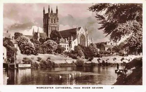 AK / Ansichtskarte  Worcester__UK Worcester Cathedral from River Severn