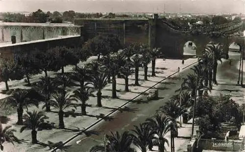 AK / Ansichtskarte  RABAT__Maroc Avenue Moulay Hassan et les trois portes