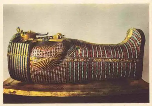 AK / Ansichtskarte  Egypt_aegypten The second mummy schaped coffin coated with gold and decorated with semi preciols stones