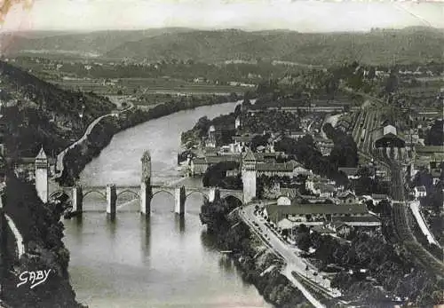 AK / Ansichtskarte  Cahors-en-Quercy_46_Lot Vue générale aérienne et Pont Valentré