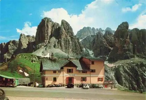 AK / Ansichtskarte  Passo_Gardena_2137m_Dolomiti_IT Panorama mit Gasthaus