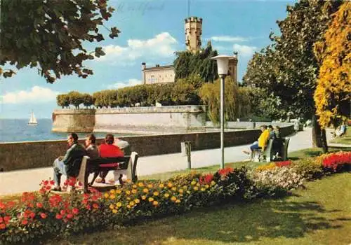 AK / Ansichtskarte  Langenargen_Bodensee Uferpromenade mit Schloss Montfort