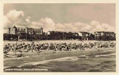 AK / Ansichtskarte  AHLBECK_HERINGSDORF_Insel_Usedom_Ostseebad Strand mit Duenenstrasse