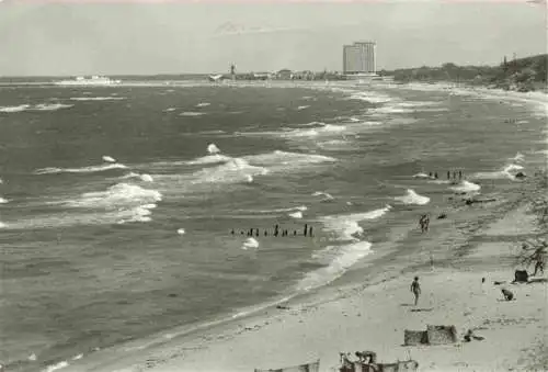 AK / Ansichtskarte  Warnemuende_Ostseebad Hotel Neptun mit Mole und Faehrschiff Warnemuende