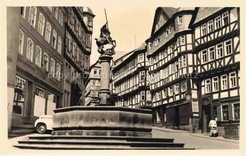 AK / Ansichtskarte  MARBURG__LAHN Marktbrunnen und Fachwerkhaeuser