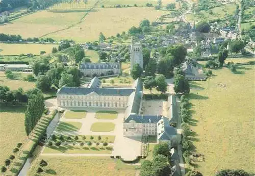 AK / Ansichtskarte  Bec-Hellouin_Le Vue aerienne de l'Abbaye Notre Dame et du village