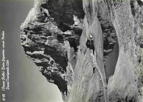 AK / Ansichtskarte  Baita-Giovanni-Segantini_2195m_Cortina_d_Ampezzo_IT verso Mular Passo Ravignolo