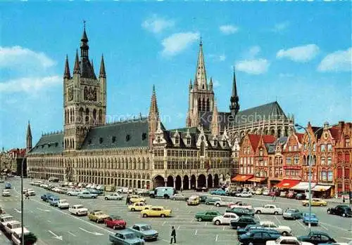 AK / Ansichtskarte  Ypres_Ypern_Ieper_Belgie Les halles et la cathédrale