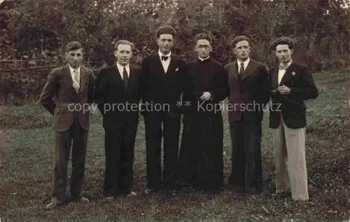 AK / Ansichtskarte  Dornach__Mulhouse_68_Haut-Rhin Gruppenbild mit Pfarrer