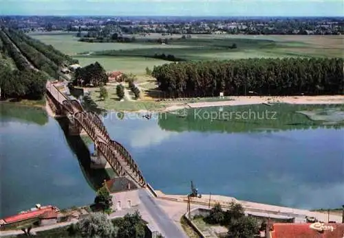 AK / Ansichtskarte  Pont-de-Vaux Vue aerienne Le pont sur la Saone et le camping des Peupliers