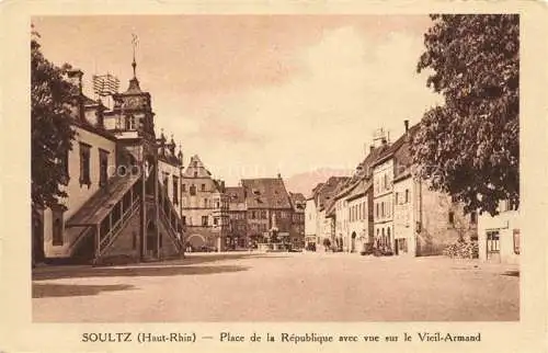 AK / Ansichtskarte  Soultz_Elsass_Sulz_Guebwiller_68_Haut-Rhin Place de la République avec vue sur le Vieil-Armand les Vosges