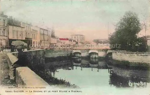 AK / Ansichtskarte  Saujon Saintes 17 Charente-Maritime La Seudre et le pont ecluse a Riberou