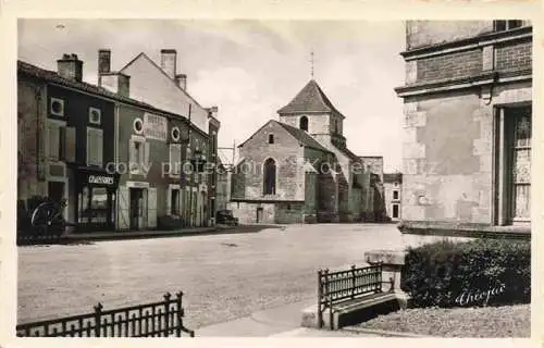 AK / Ansichtskarte  Chasseneuil-sur-Bonnieure 16 Charente La place et l'Eglise