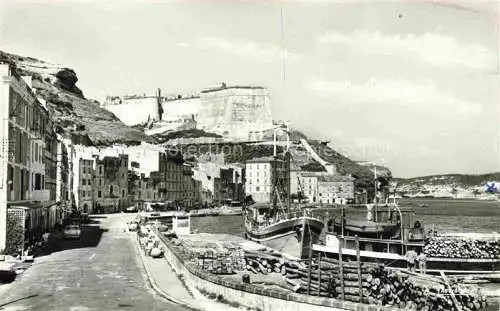 AK / Ansichtskarte  Bonifacio 2A Corse du Sud Le port dominé par la vieille ville