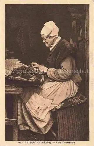 AK / Ansichtskarte  Le Puy  en-Velay 43 Haute-Loire Une Dentelliere