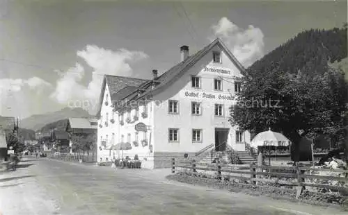 AK / Ansichtskarte  St Anton Arlberg Tirol AT Hotel Goldenes Kreuz