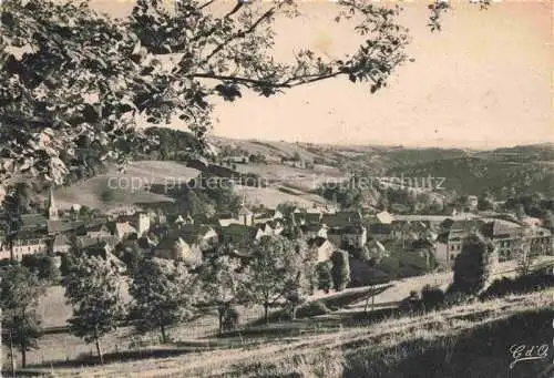 AK / Ansichtskarte Egliseneuve d_Entraigues_Issoire_63_Puy de Dome Vue generale a l horizon chaine des Monts du Cantal 