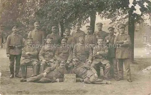 AK / Ansichtskarte  Beverloo Beverlo Beringen Beeringen Belgie Gruppenfoto Soldaten