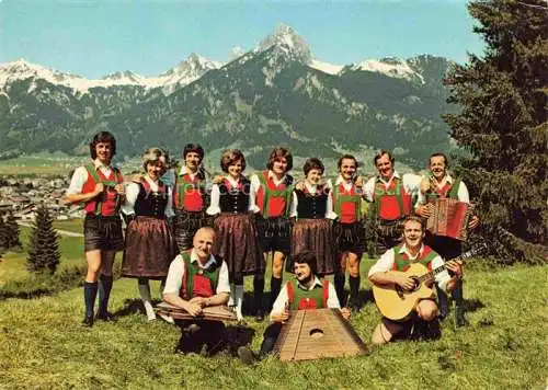 AK / Ansichtskarte  Reutte Tirol AT Trachtenverein Lechaschau mit Gernspitze