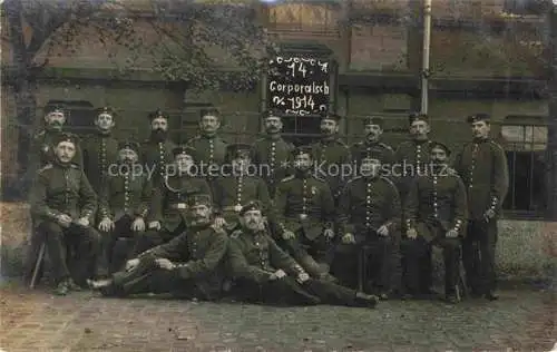 AK / Ansichtskarte  Kalk  KoeLN Kaserne Militaer Gruppenbild