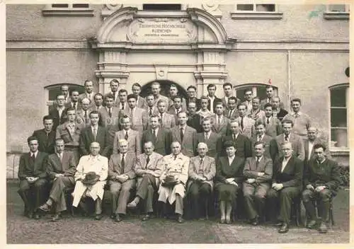 AK / Ansichtskarte  Weihenstephan Freising Bayern Gruppenbild Hochschule