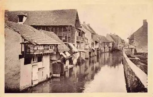 AK / Ansichtskarte La_Chatre_36_Indre Vieilles maisons sur le bord de l indre 