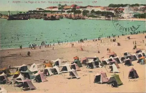 AK / Ansichtskarte ROYAN_17_Charente Maritime La Plage et le Port Vue prise de l Hotel des Autans 