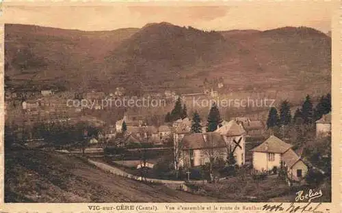 AK / Ansichtskarte Vic sur Cere_15_Cantal Vue d ensemble et la route de Raulhac 