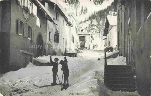 AK / Ansichtskarte Pontresina_GR Alte Strasse im Winter Kinder mit Skiern 