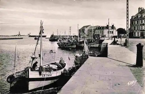 AK / Ansichtskarte ST VAAST LA HOUGUE_Cherbourg_50_Manche Bateaux au Port 