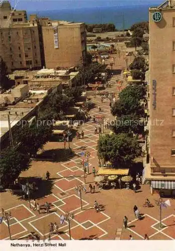 AK / Ansichtskarte  Nethanya Netanya Israel Herzl Street Mall