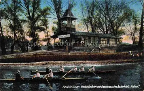 AK / Ansichtskarte  Neusalz Oder Nowa Sol PL Hafeneinfahrt mit Bootshaus des Ruderklub Moewe