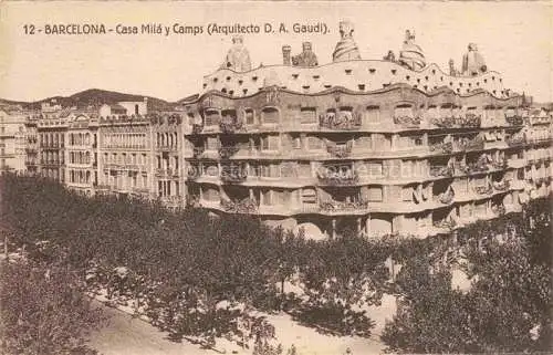 AK / Ansichtskarte  BARCELONA Cataluna ES Casa Milá y Camps Arquitecto D. A. Gaudi