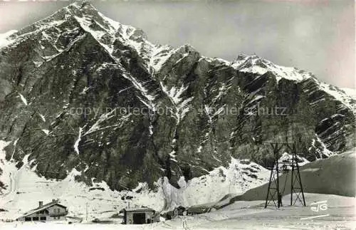 AK / Ansichtskarte  Crevoux 1619m Gap 05 Hautes-Alpes Auberge de jeunesse et le village Pic S. André