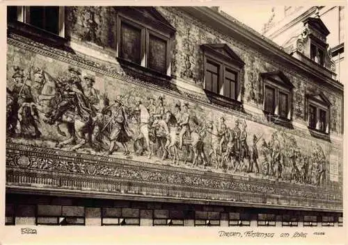 AK / Ansichtskarte  Foto Hahn Nr. 12656 Dresden Fuerstenzug am Schloss