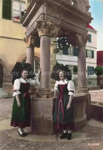 AK / Ansichtskarte  Trachten Alsace Frauen am Brunnen