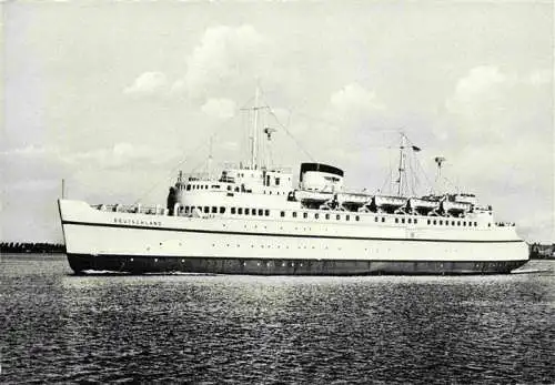 AK / Ansichtskarte  Dampfer Oceanliner Faehrschiff Deutschland Heiligenhafen