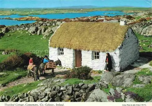 AK / Ansichtskarte  Connemara Ireland Thatched Cottage