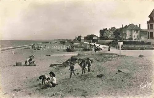 AK / Ansichtskarte  HERMANVILLE-SUR-MER Caen 14 Calvados La digue et la plage