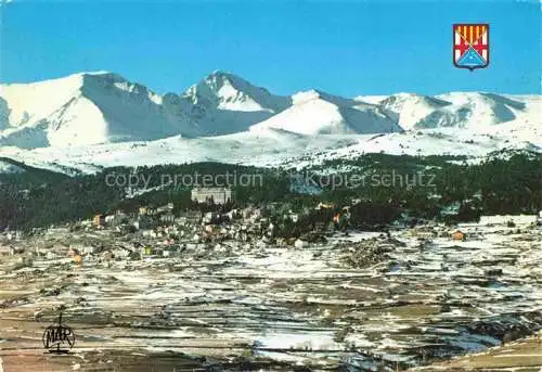 AK / Ansichtskarte  Font-Romeu-Odeillo-Via Vue générale de la Station Sportive-Touristique-Climatique Cité Pré-Olympique au fond Chaine des Pyrénées Pic Carlitte